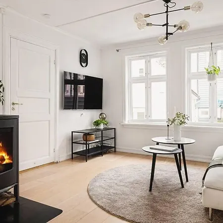 Beautiful House From 1790 * Bergen